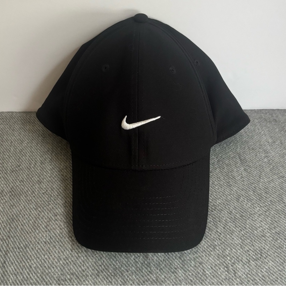 Nike Dri-FIT Black Club Cap Structured Size L/XL Black w/White Swoosh Adjustable